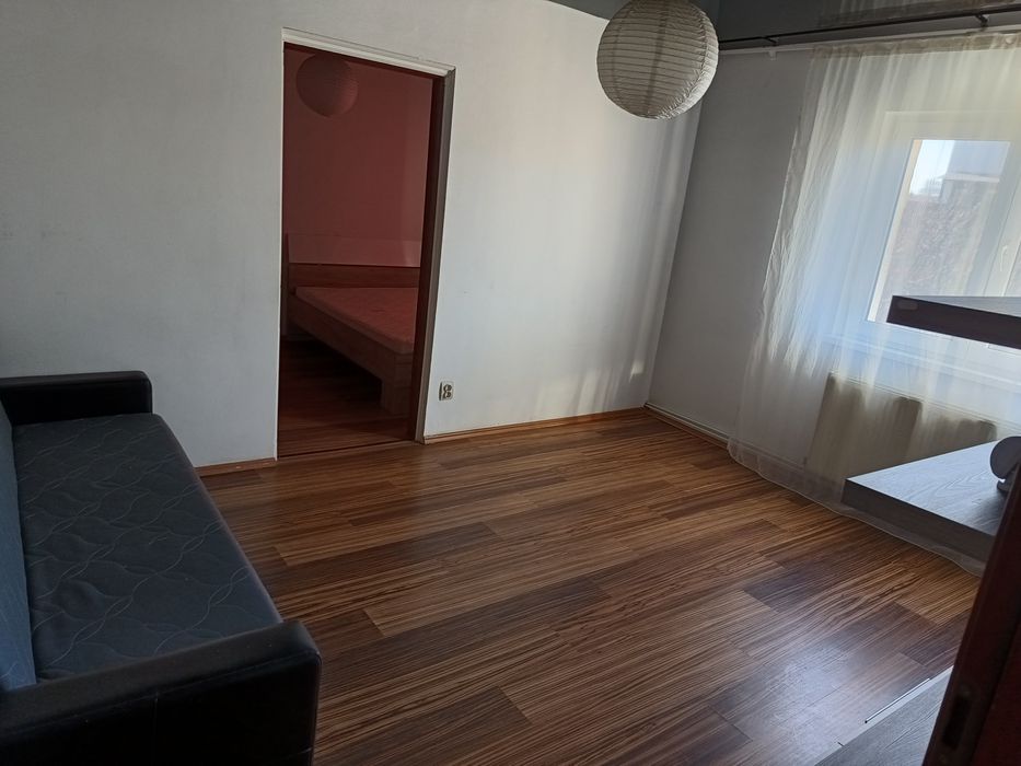 Închiriez apartament 3 camere