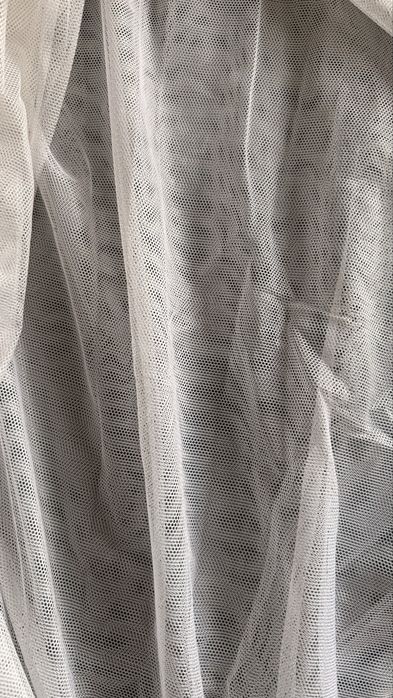 Продам белую тюль-сетку 2 шт