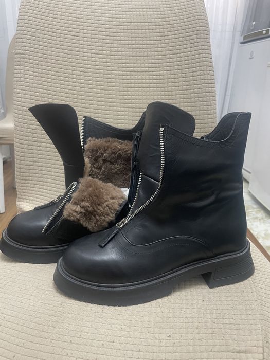 Продам зимние ботинки