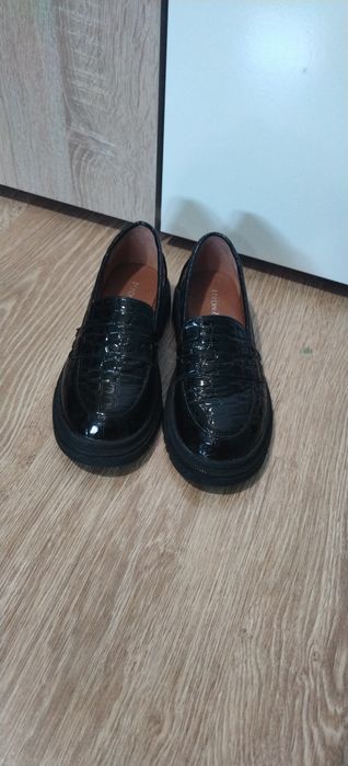 Лоуфъри с дебела подметка 33ном