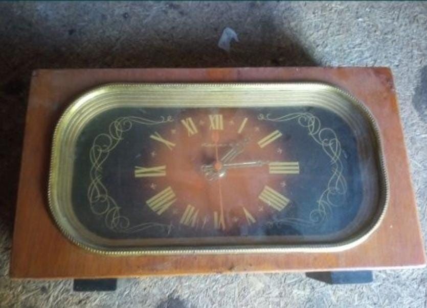 Продам советские часы рабочии