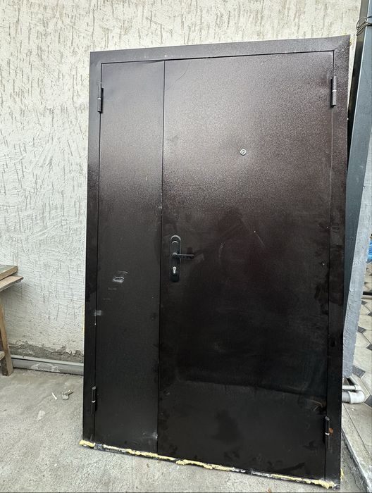 Продам металлические двери
