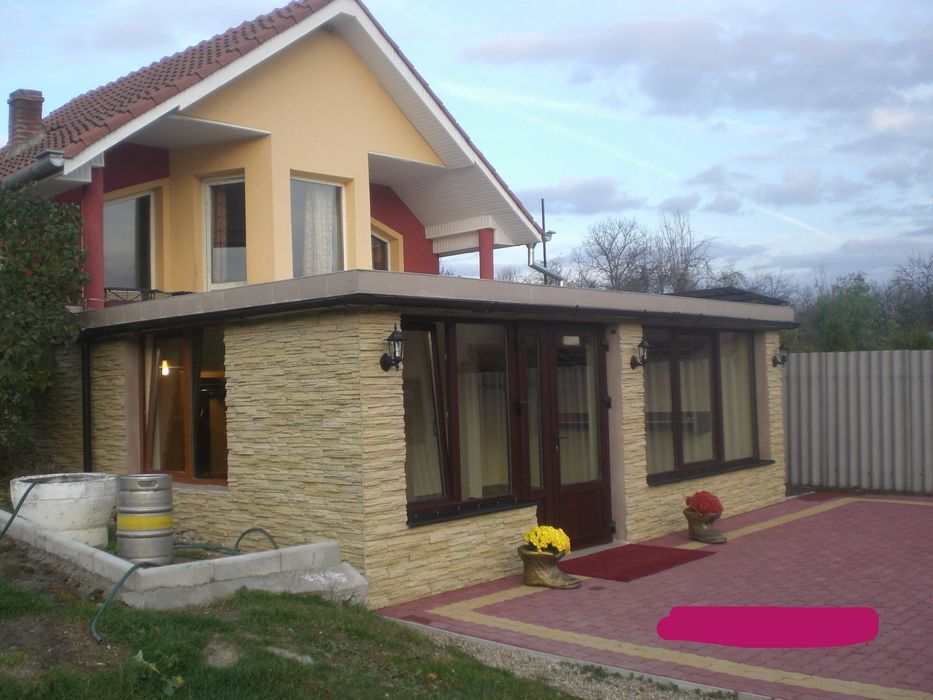 Închiriez Spațiu Comercial cu parcare mare Hidiselu de Jos