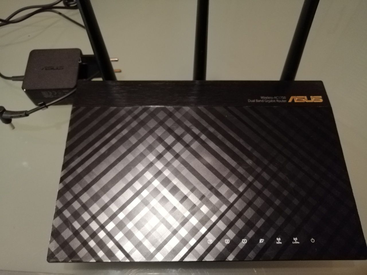 Безжичен рутер ASUS RT-AC66U