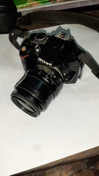 Nikon 3200 1 fleshka 1 batareyka 1 zaryatchik