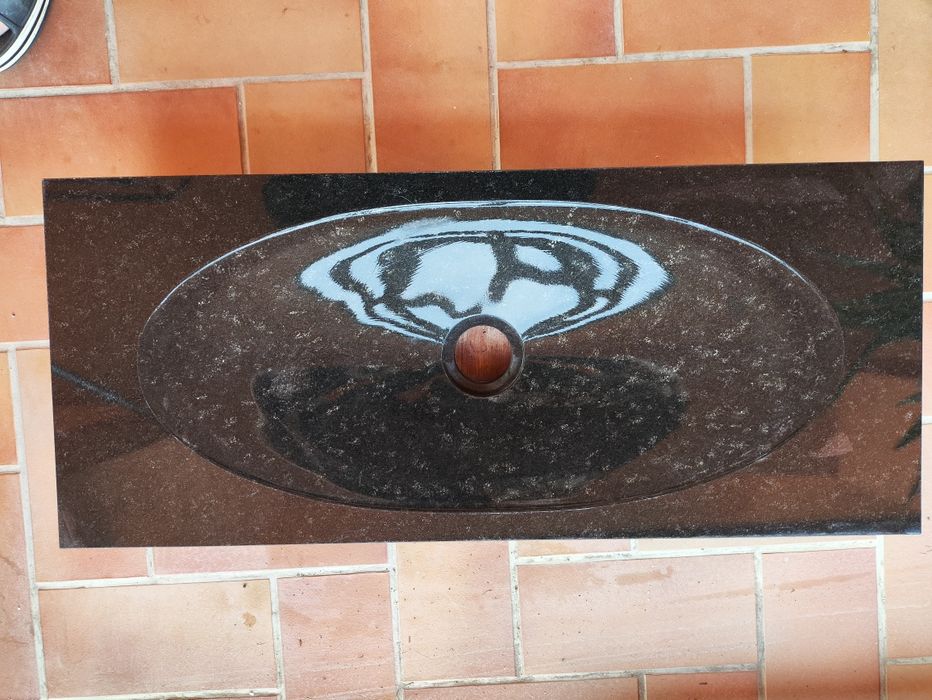 Lavoar elegant din granit masiv