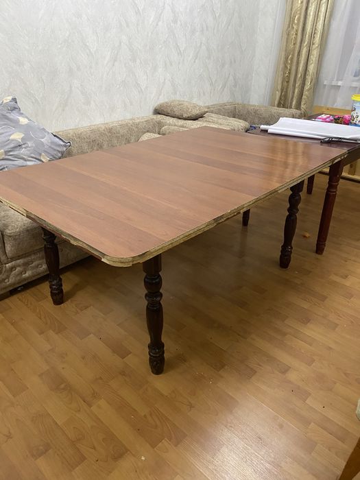 Продам срочно стол