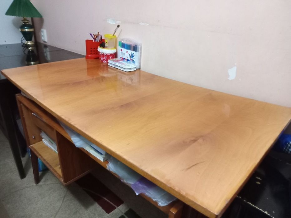 Продаётся мебель, стенка, детские шкаф две письменная столы в идеально