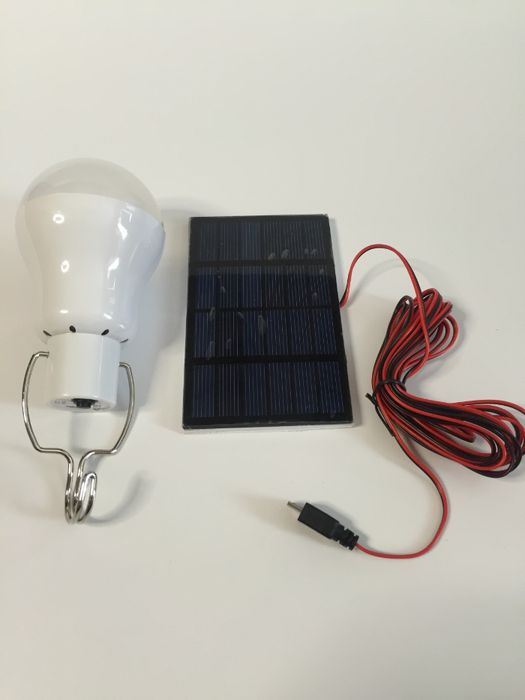 Лампа автономная со солнечной панелью и встроенным аккумулятором.