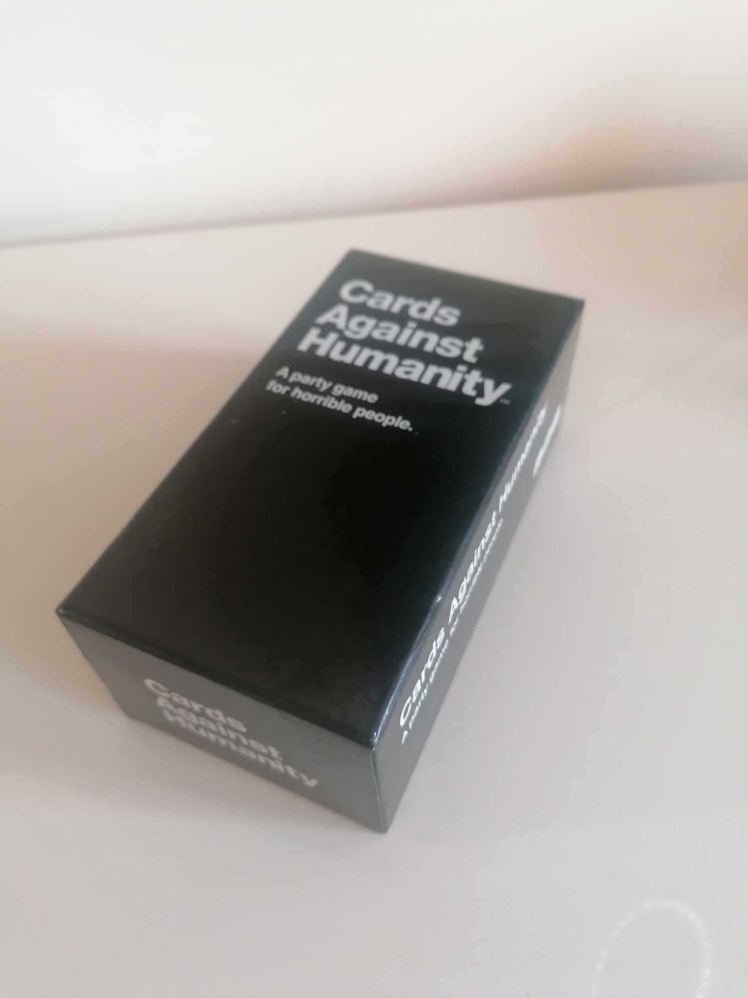 Забавна настолна игра Cards Against Humanity