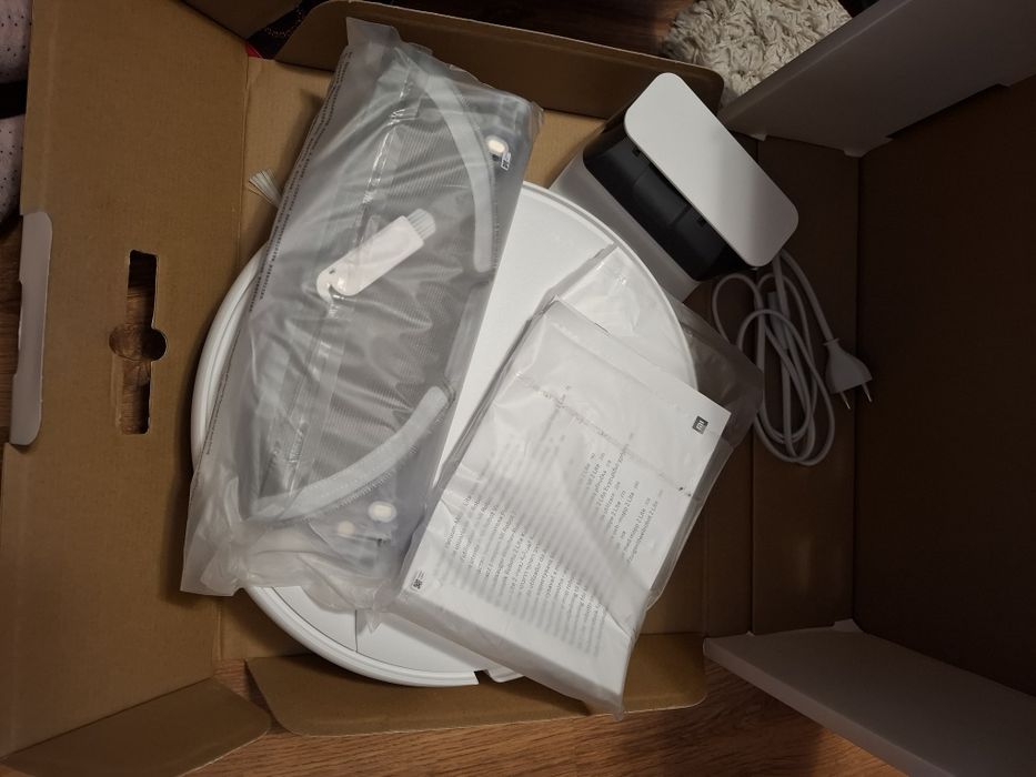 Aspirator robot vaccum mop 2 lite nou ,toate accesoriile incluse .