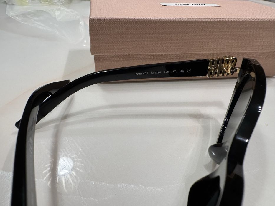 Слънчеви очила Miu Miu