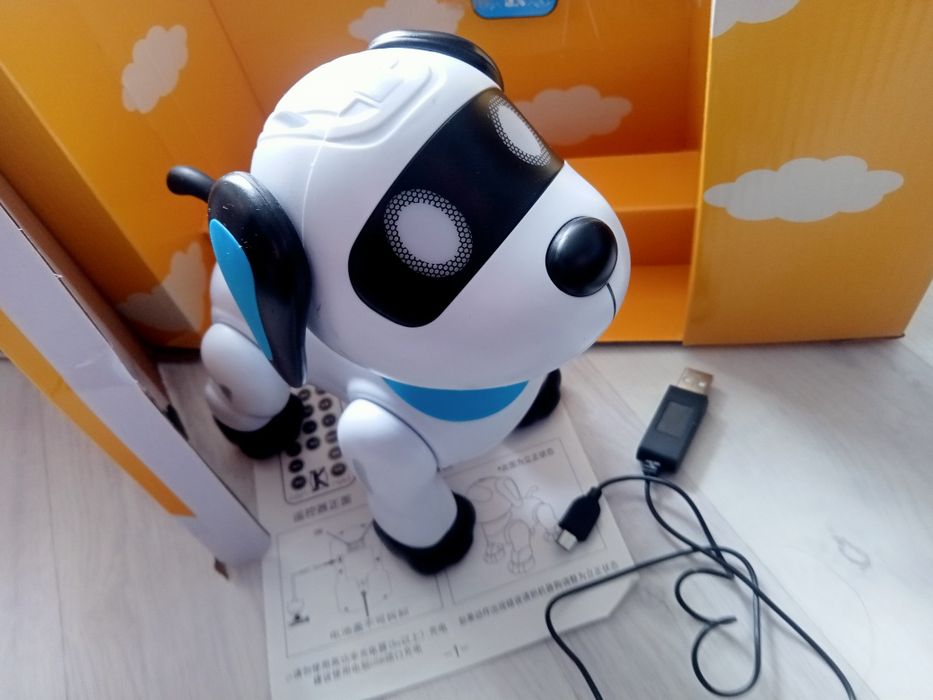 Робот собака с пультом