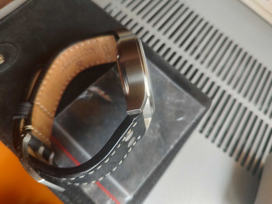 Steinhart Nav B - Uhr