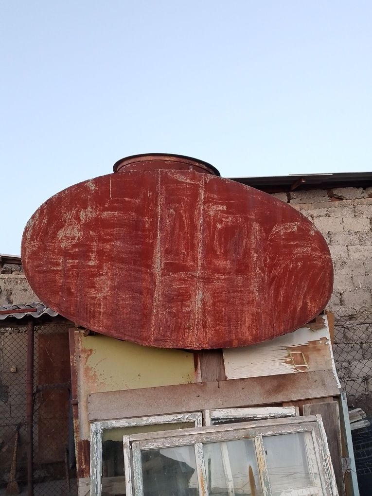 Продам бочку,цицерну металлическая