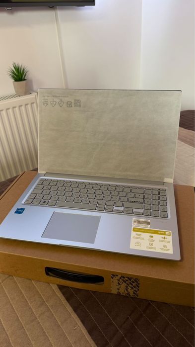 asus vivobook x1504V