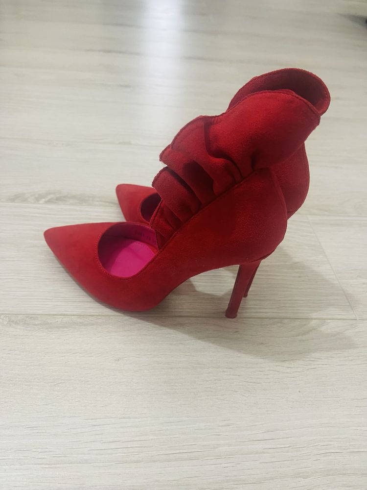 Pantofi stiletto rosii