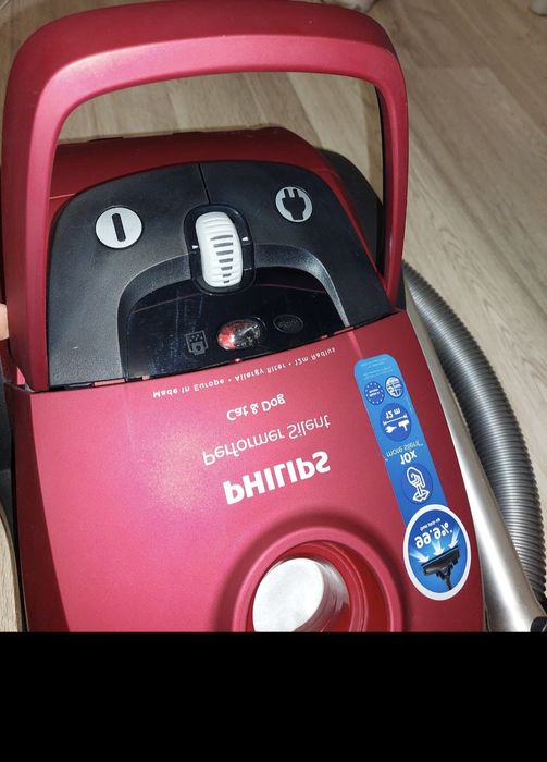 Aspirator cu sac philips nou