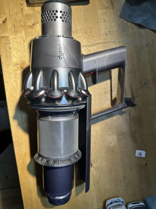 Aspirator dyson v11