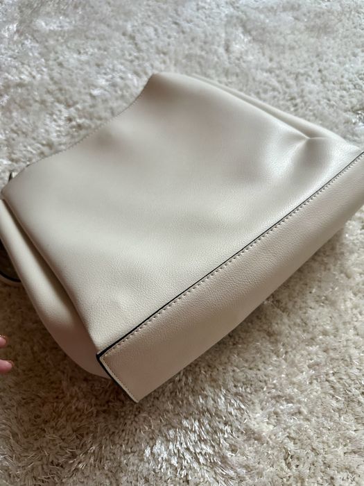 Zara geanta poseta crem imitatie piele
