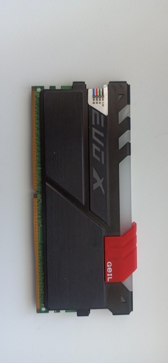 Продам оперативную память Geil DDR4 4Gb