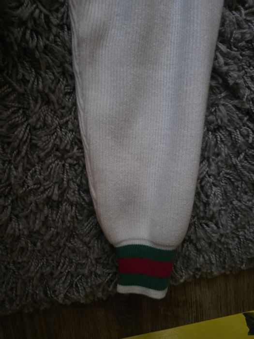 Уникален сет чисто нов G.u.c.c.i С размер