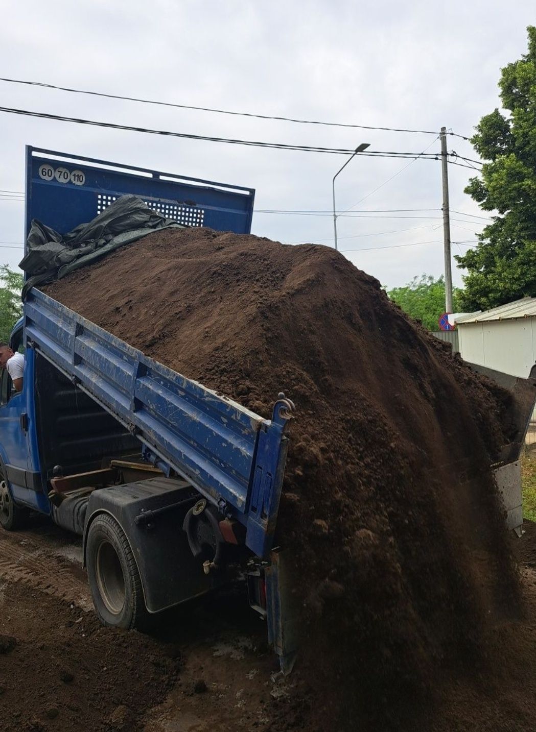 Transport Nisip piatra pamant vegetal