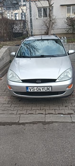 Vând Ford Focus 1,an 2001,1,6 benzină .