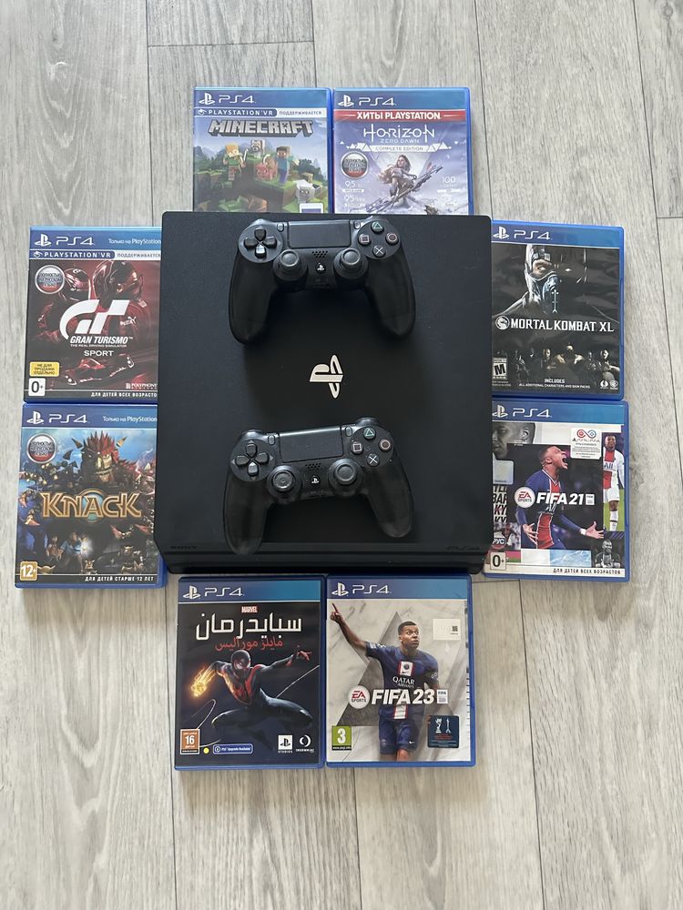 Продаю Playstation 4 pro с дисками также имеется зарядное устройство