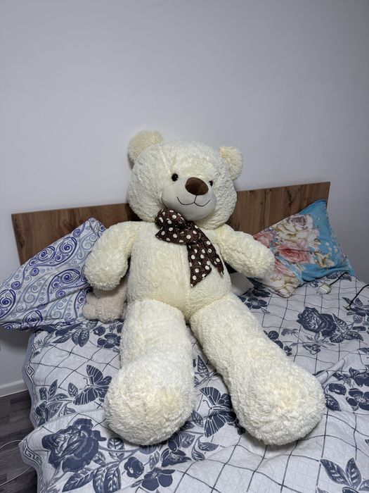 Мишка новая метр 40,подарил не любимый человек совсем нооовый