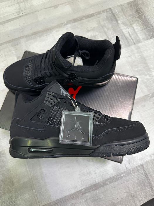 Jordan 4 black cat noi