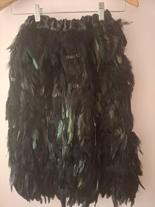 Двойка. Юбка с перьями и кофта