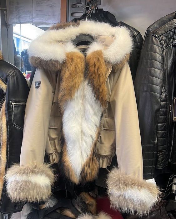 Зимно яке от естествен пух от лисица