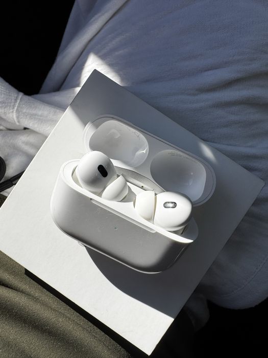 Vand casti airpods pro 2 cu USB C