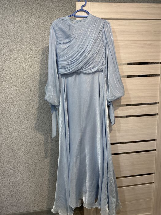 Платья вечерное голубого цвета