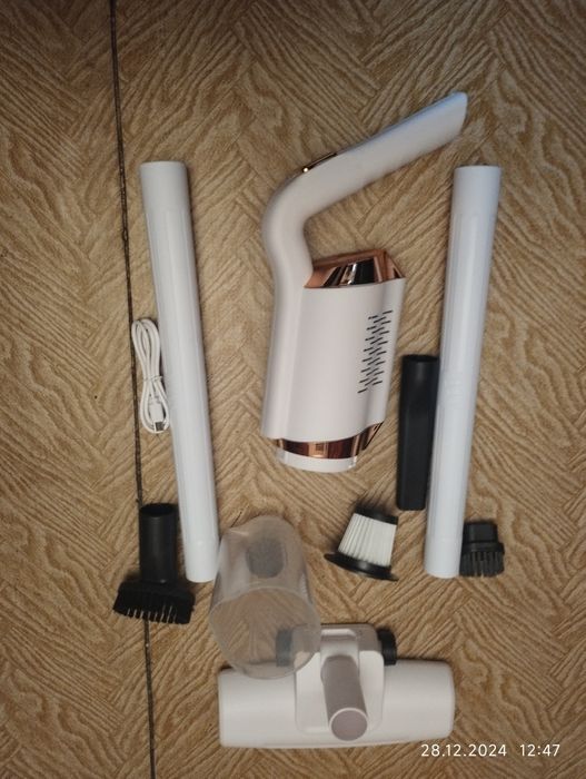 Aspirator vertical  cu acumulatori sigilat