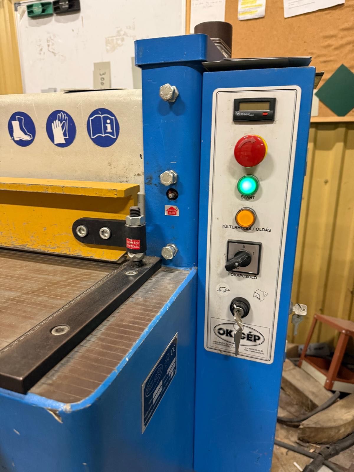 Vând Foarfece ghilotine electrice