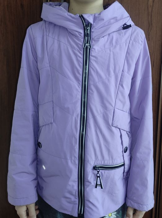 Продам куртку на девочку