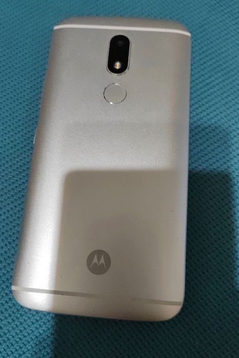 Motorola 6i și Motorola Moto M
