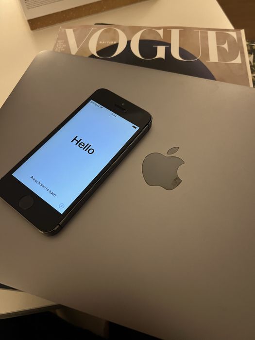 Vând iPhone 5s – Gri (Space Gray) – 16 GB – elegant