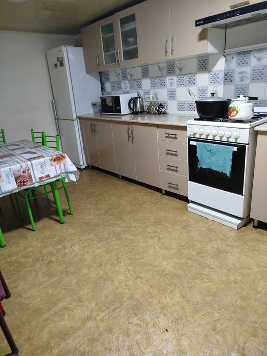 Сотилади мевазор махала 6 сот 9 хона фасад 20м, нархи 1сот 47500 у.е.