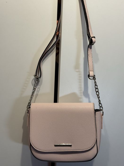 Чисто нова розова дамска чанта с дълг дръжка