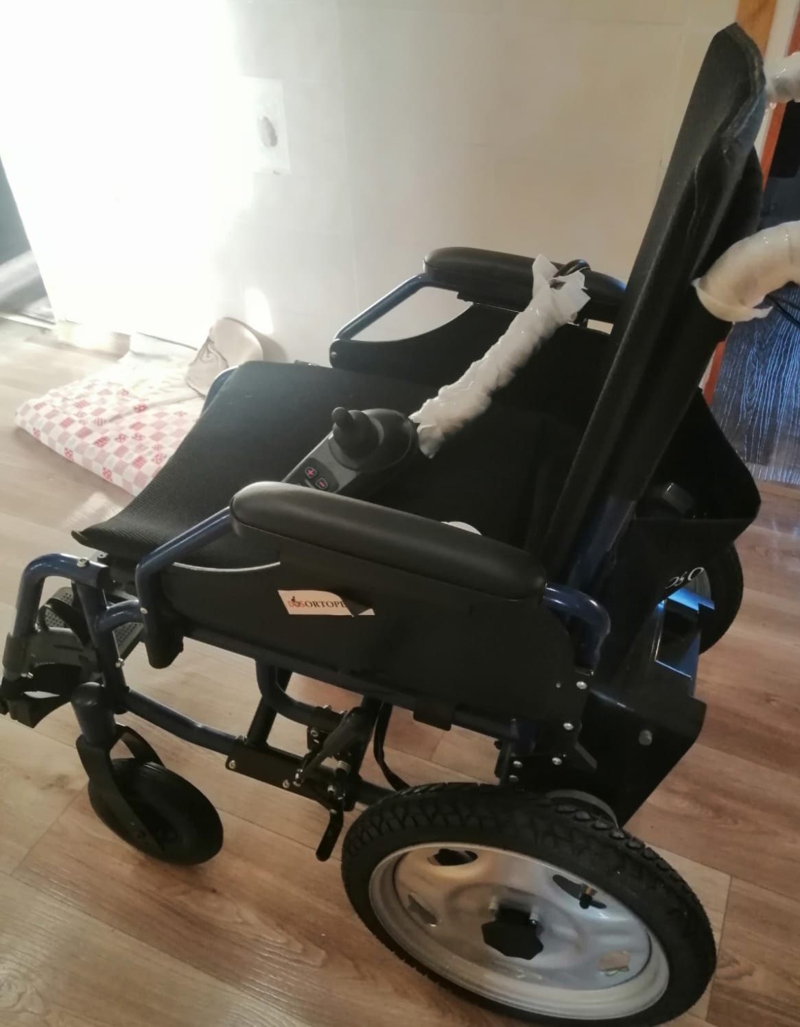 Продам инвалидную коляску с электроприводом  НОВАЯ