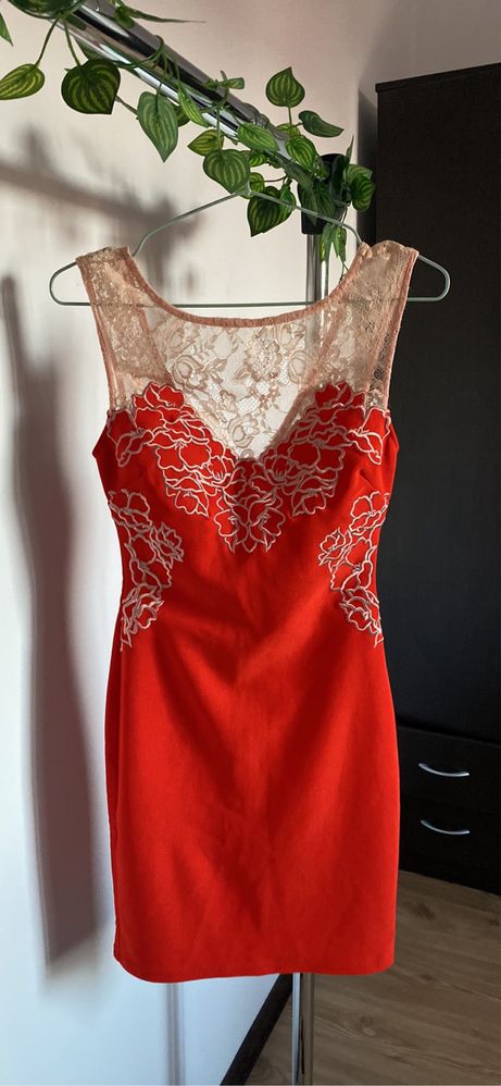 Rochie Lipsy London ca noua
