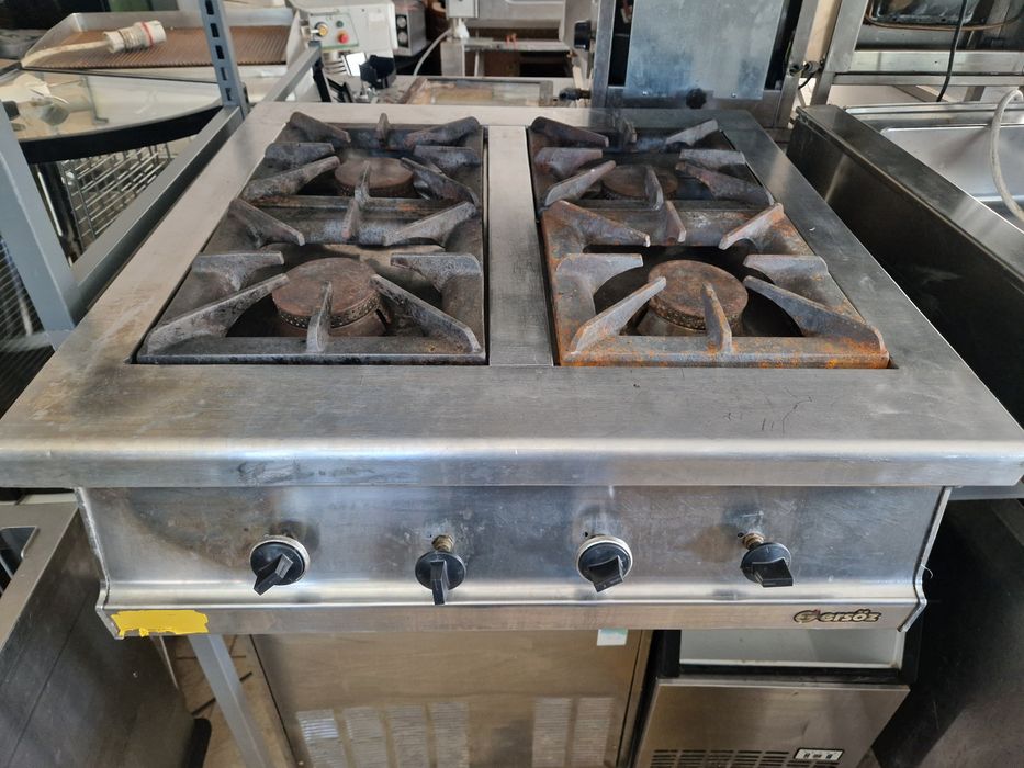 Mașina gătit 4-6 ochiuri cu sau fara banc, din inox