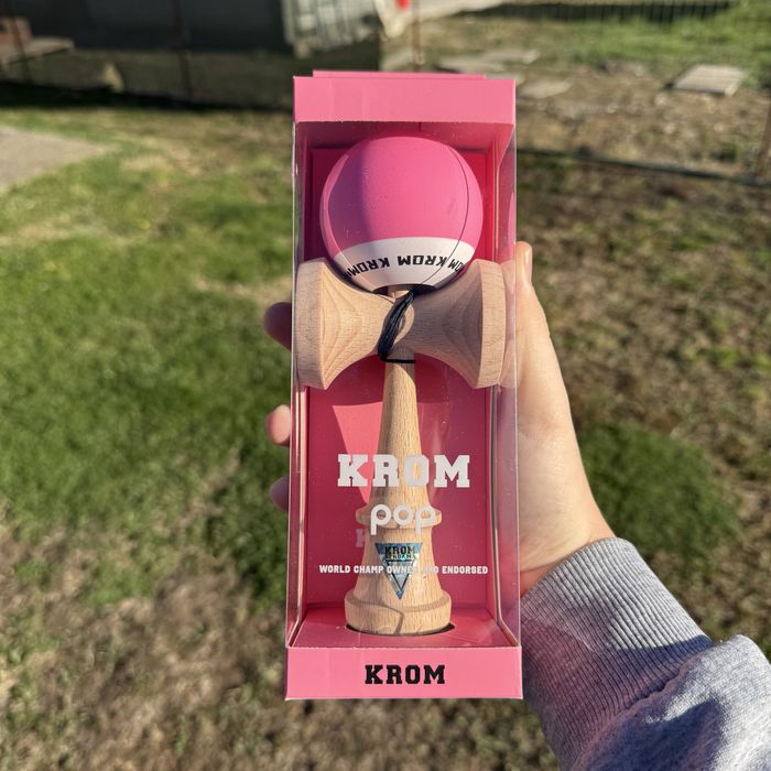 Kendama Krom Pop Rubber Diverse Culori - TRIMIT IN TARA