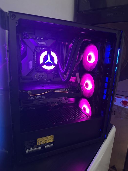 Vand Schimb Pc gaming i5 32Gb Ram RTX 2060Super 8Gb SSD 500Gb RGB