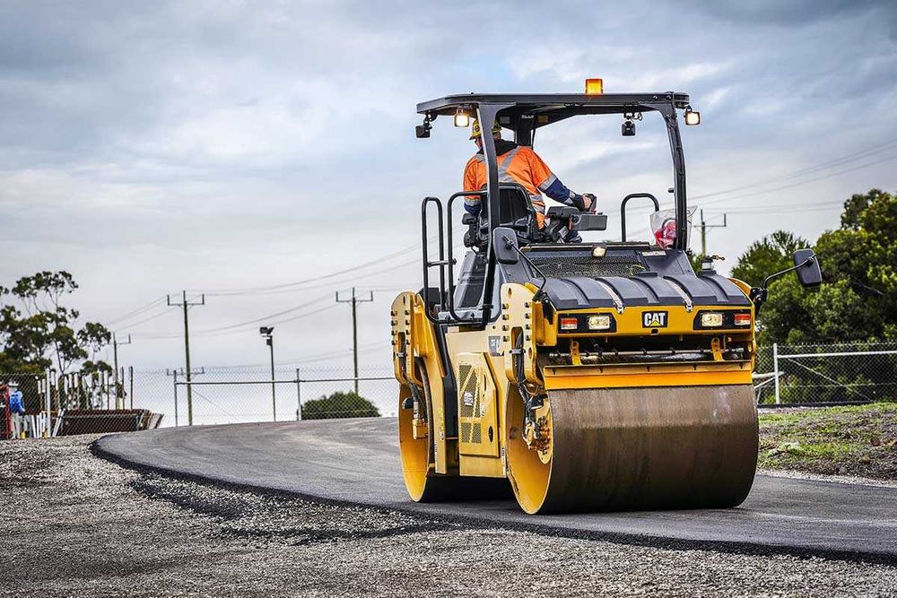 Двухвальцовый вибрационный каток CAT [CB7]