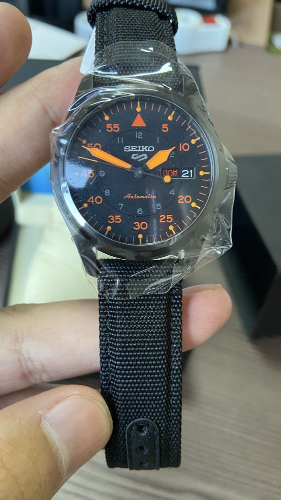 Часы Seiko 5 SRPH33K1 Field Watch — оригинал, отличное состояние!