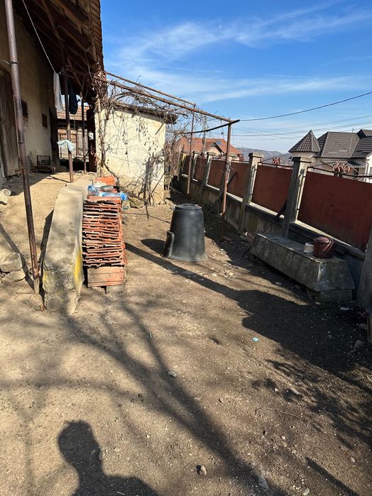 Casa taraneasca CF partial renovata, cu 8000 m teren
